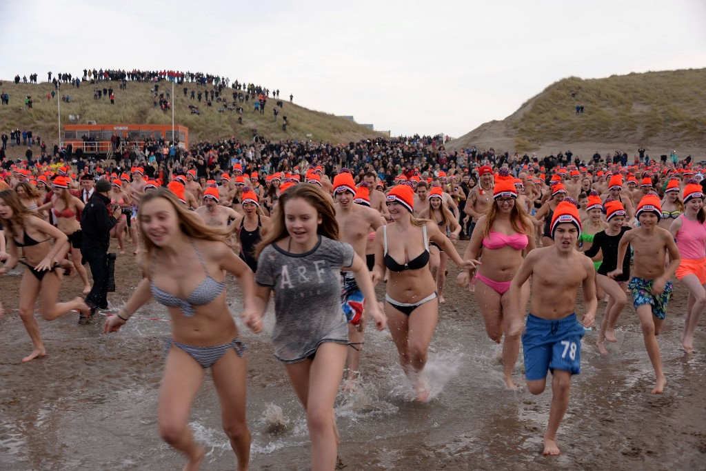 ../Images/Nieuwjaarsduik Nederzandt 2016 027.jpg